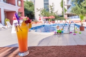 Carina Apart Hotel - Sunny beach - 100 m2 feriebolig med 2 soverum - 9 sovepladser - Absolut første række til Sortehavet