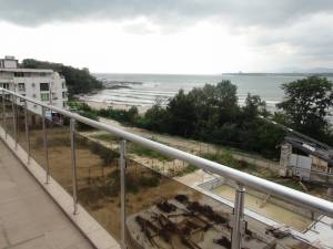 Helårsbolig med flot udsigt til Sortehavet - Central beliggenhed i Primorsko - Kun 100 meter til stranden